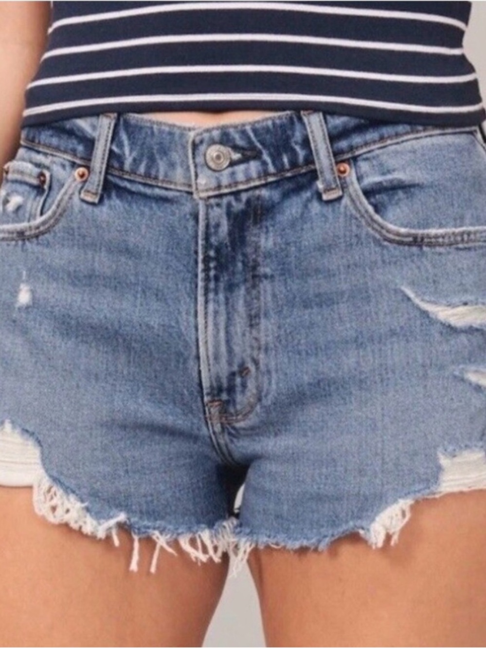 Abercrombie & Fitch Light Mom Short Mid Rise Curve Love